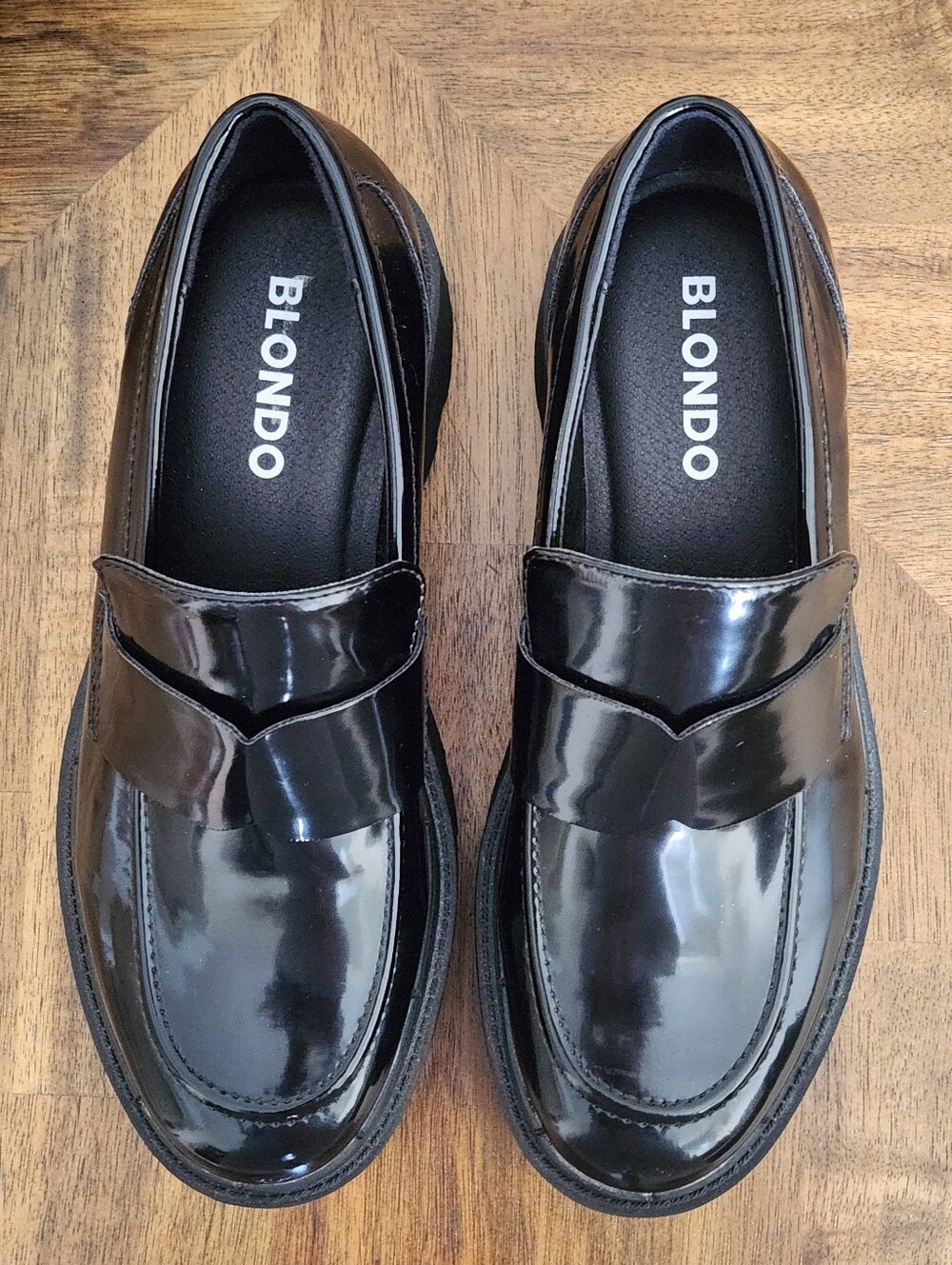 BLONDO BLACK PATENT LEATHER PENNY LOAFERS CHUNKY LUG SOLE WOMENS SIZE 8 NWOT
